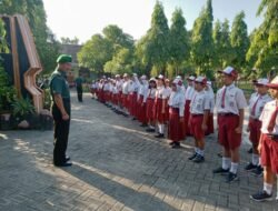 Bati Tuud Koramil 0815/07 Jetis Bekali Wasbang Pelajar SDN Mojorejo 1