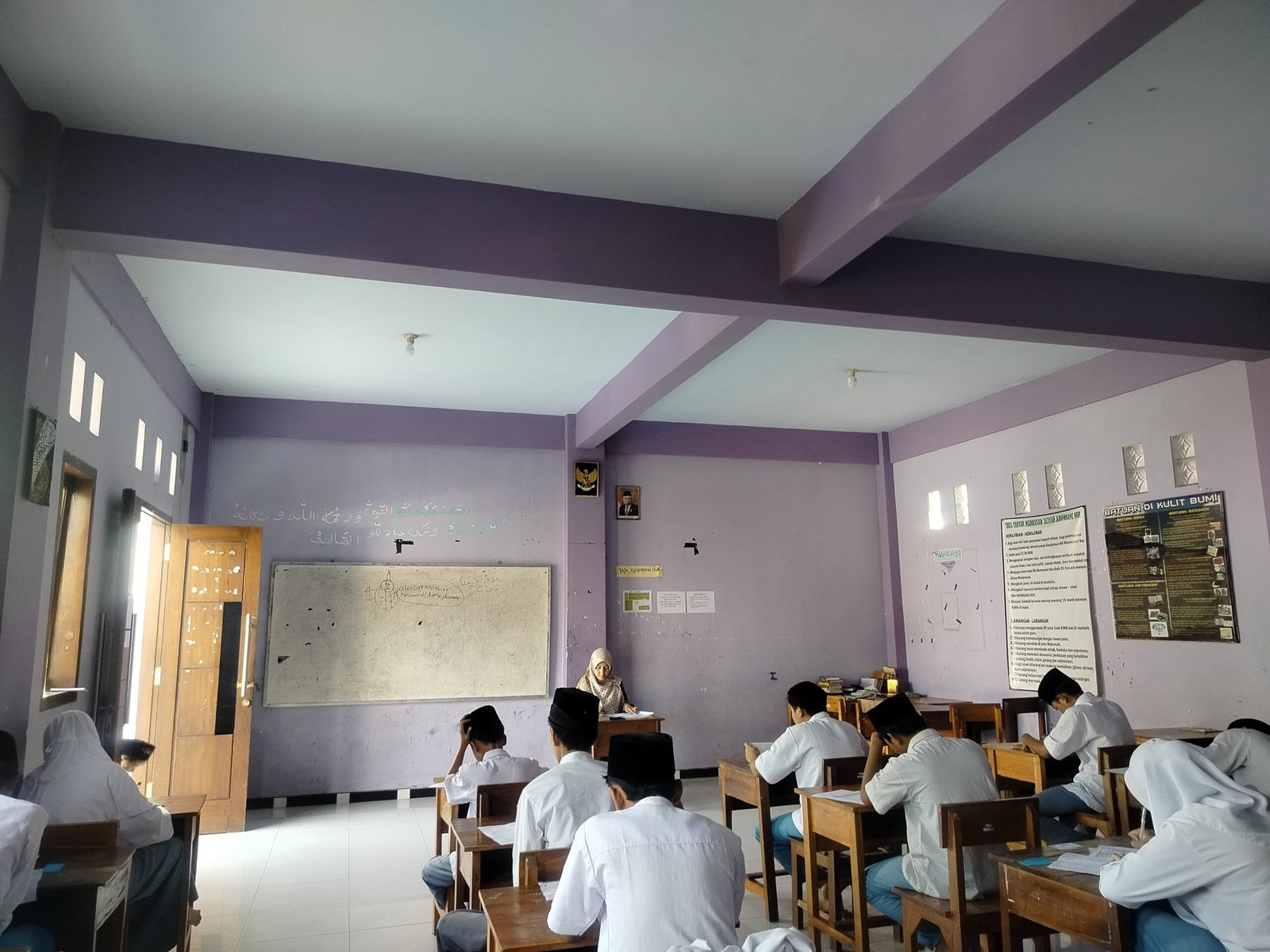 Alhamdulillah, MA Khomsani Nur Sukses Adakan Asesmen Sumatif Akhir Semester Tahun Pelajaran 2023/2024