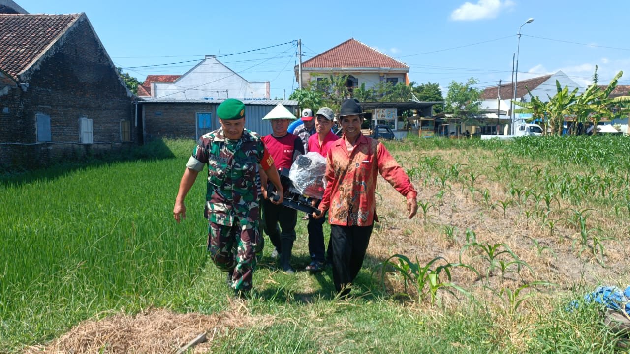 Pompa Air Brigade Alsintan Alirkan Air di Lahan Jagung, Ketua Poktan Tani Makmur : Terima Kasih Bapak Menteri Pertanian Dan Bapak TNI