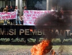 Maperkum Malut Demo di KPK