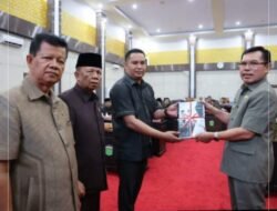 Walikota Ahmadi Sampaikan Laporan LKPJ Tahun 2023