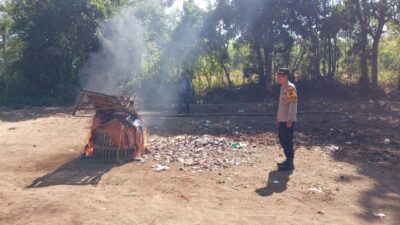 Sabung Ayam di Desa Gejokjati Kecamatan Lekok Pasuruan Dimusnahkan