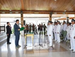 Bupati Batang Hari Lantik dan Kukuhkan Penyesuaian Masa Jabatan Kepala Desa