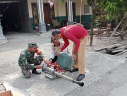 Babinsa Mojodowo Koramil Kemlagi Dampingi Pelaksanaan Fogging Cegah Demam Berdarah