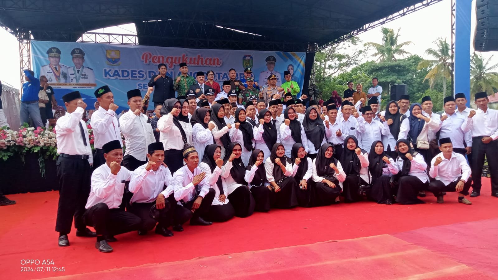 Disaksikan Gubernur Jambi, Pj Bupati Varial Kukuhkan Kades dan Anggota BPD se-Kabupaten Tebo