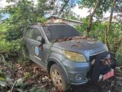 Mobil Dinas Perhubungan Halsel Jadi Tumpukan Sampah di Bengkel Tomori