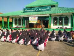 MPLS SMP IT Mambaul Ulum, Danramil 0815/09 Mojosari Berikan Edukasi Wasbang