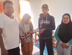 FORUM BPD HALMAHERA SELATAN MENYERAHKAN BANTUAN KEPADA ISTRI ALMARHUM SUNATDI TALIB