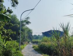 Jalan Mulai Terang, Warga Dusun Bandung Wetan Mengaku Senang