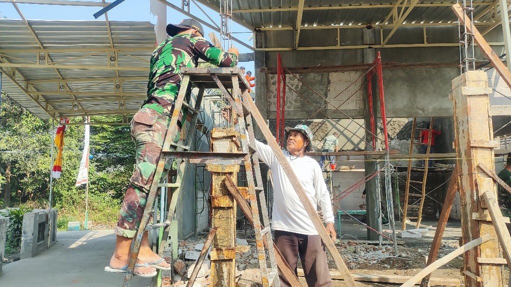 Rehab Mushola Al Barokah, Satgas TMMD 121 Mojokerto Tuai Pujian Warga