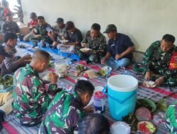 Manunggal TNI-Rakyat, Dansatgas TMMD 121 Mojokerto Bareng Warga Desa Bandung Makan Siang Bersama