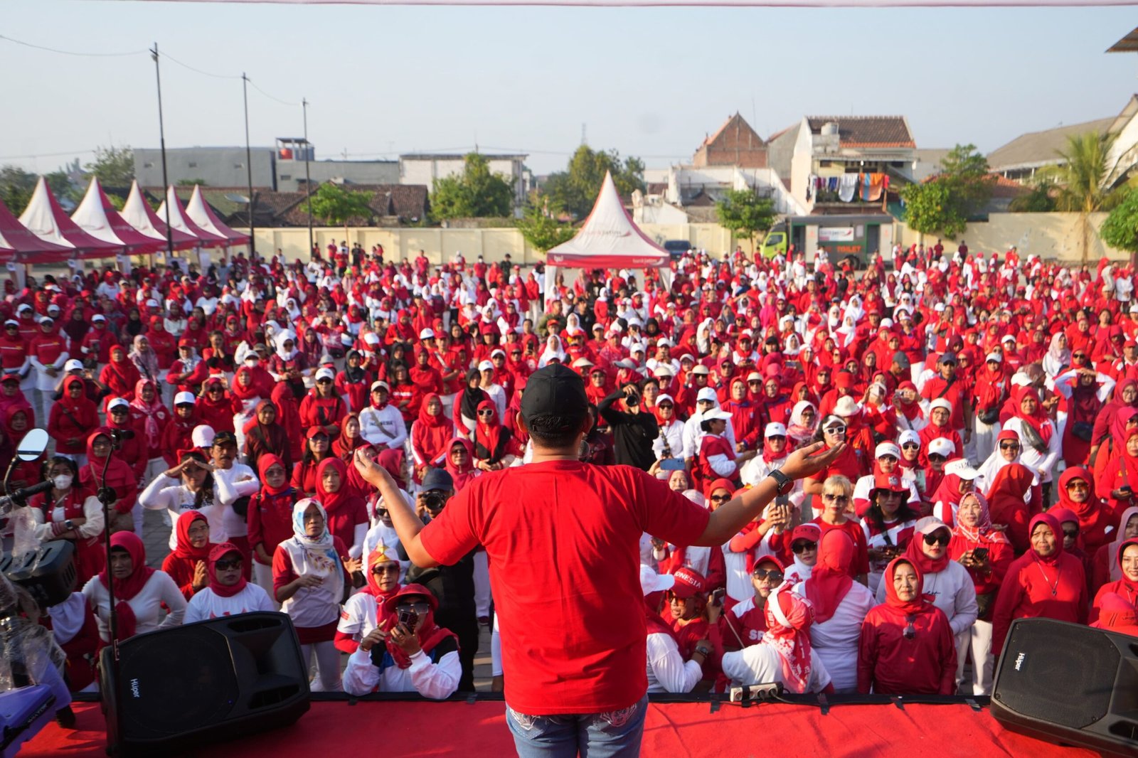 Ikuti Senam Merah-Putih, Mas Pj: Ini Upaya Kami Kampanyekan Hidup Sehat dengan Senang Gerak dan Olahraga