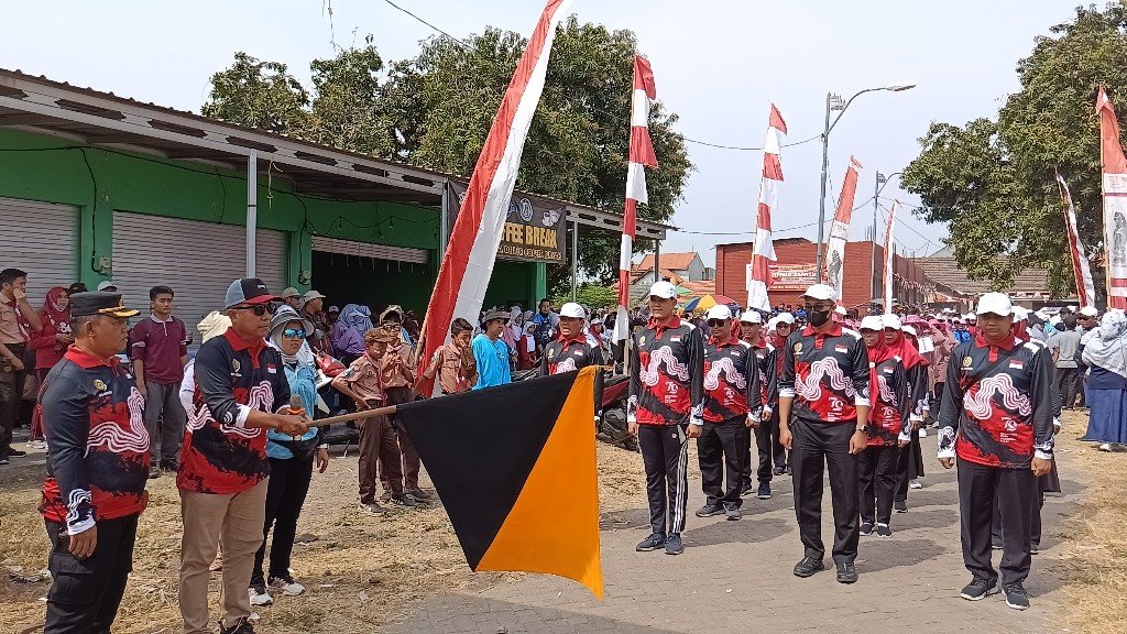 Lomba Gerak Jalan Meriahkan HUT RI Ke-79 di Kecamatan Mojosari