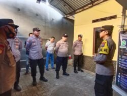 Kapolsek Dlanggu Pimpin Apel Pagi Sekaligus Sosialisasikan Perkap dan Perpol Kepada Anggotanya