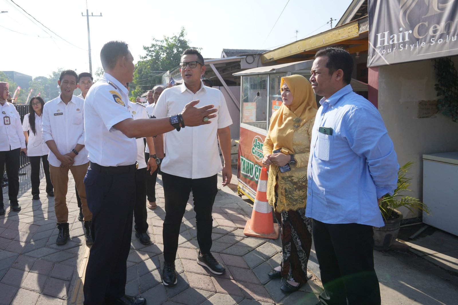 Upayakan Kenyamanan Warga, Mas Pj Tertibkan Stan dan Parkir