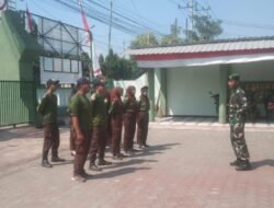 Beri Materi Krida Survival, Koramil Sooko Latih Siswa Saka Wira Kartika