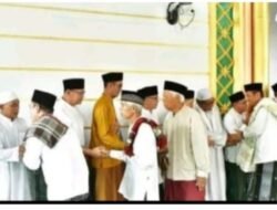 Sekwan DPRD Batang Hari Dampingi Sekda Sholat Idul Adha Diasjid Kecamatan Bajubang