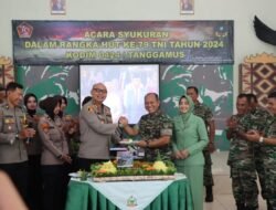 Bentuk Sinergitas Kapolres Tanggamus Berikan Kejutan HUT ke-79 TNI ke Kodim 0424 Tanggamus