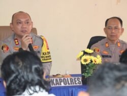 Kapolres Tanggamus AKBP Rivanda Melakukan Kunjungan Kerja di Polsek Talang Padang