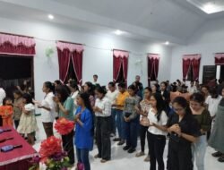 KELUARGA BESAR GEREJA BETHEL INDONESIA DESA SAYOANG TURUT BERDUKA CITA ATAS MENINGGALNYA CALON GUBERNUR MALUKU UTARA BAPAK BENI LAOS