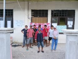 Warga Desa Tabamasa Desak Bupati Copot Kepala Desa melalui Pemalangan Kantor