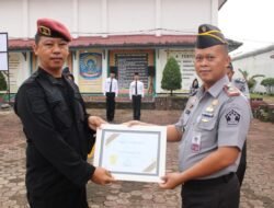 Kepala Lapas Kelas IIB Kotaagung Beri Penghargaan Terbaik Triwulan III,Dalam Apel Pagi Pegawai