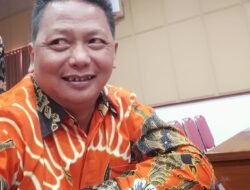 Akhiyat Tegaskan Buku Pendamping Siswa Terbitan CV. Dewi Pustaka Telah Penuhi Aturan yang Berlaku