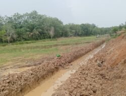 Pembangunan Irigasi Di kecamatan  Mersam Tanpa Papan Nama Diduga Proyek Siluman Untuk Bohongi Publik