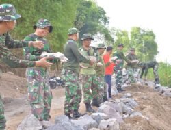 Bangun Plengsengan Jalan Desa, Kodim 0815/Mojokerto Gelar Karya Bakti TNI Satkowil Semester II TA 2024