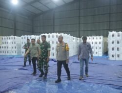 Dandim 0815/Mojokerto Bersama Kapolres Pantau Proses Pengembalian Logistik di KPU