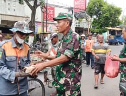 Tebar Kebaikan Jum’at Berkah, Kodim 0815/Mojokerto Salurkan Sedekah Prajurit Sasar Abang Becak & Kaum Dhuafa