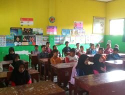Ajarkan Metode Gasing Matematika, Babinsa Koramil Kemlagi Disambut Antusias Siswa SDN Mojokusumo