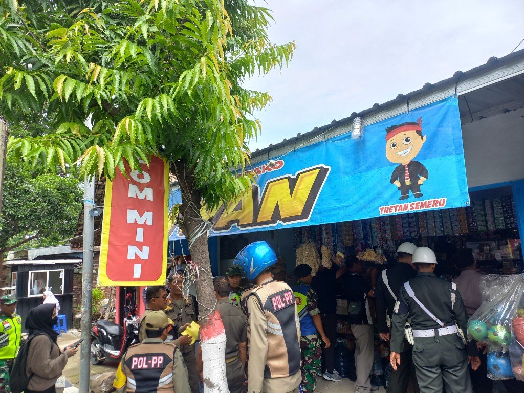 Satpol PP Kota Mojokerto Gempur Rokok Ilegal di Jalan Ijen dan Jalan Semeru