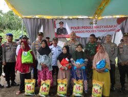 Polres Tanggamus Gelar Baksos Dan Kesehatan Serta Bagikan Sembako Untuk Masyarakat Pesisir Kota Agung