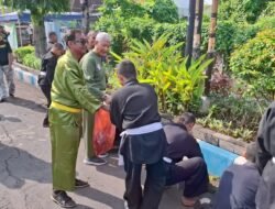 Kompak, Polres Pasuruan Kota Bersih – bersih Sampah Bersama Ratusan Pesilat dari Berbagai Perguruan