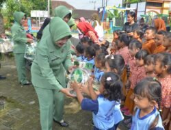 Dukung Pendidikan Anak Usia Dini, Kodim 0815/Mojokerto Salurkan Bantuan Tas Sekolah