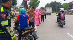 Polres Mojokerto Kota Bagikan Ratusan Takjil