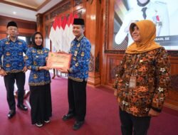 110 PNS Kota Mojokerto Terima SK Kenaikan Pangkat, Wali Kota Ning Ita Ajak Tingkatkan Kinerja untuk Sukseskan Panca Cita