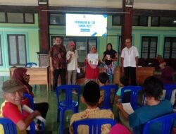 Warga Desa Sumbertanggul Terima Bantuan Langsung Tunai (BLT)