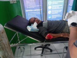 Kecelakaan Beruntun 2 Mobil 1 Motor Di Kel Simp Sungai Rengas  Pengendara Motor Alami Patah Kaki Dan Tangan