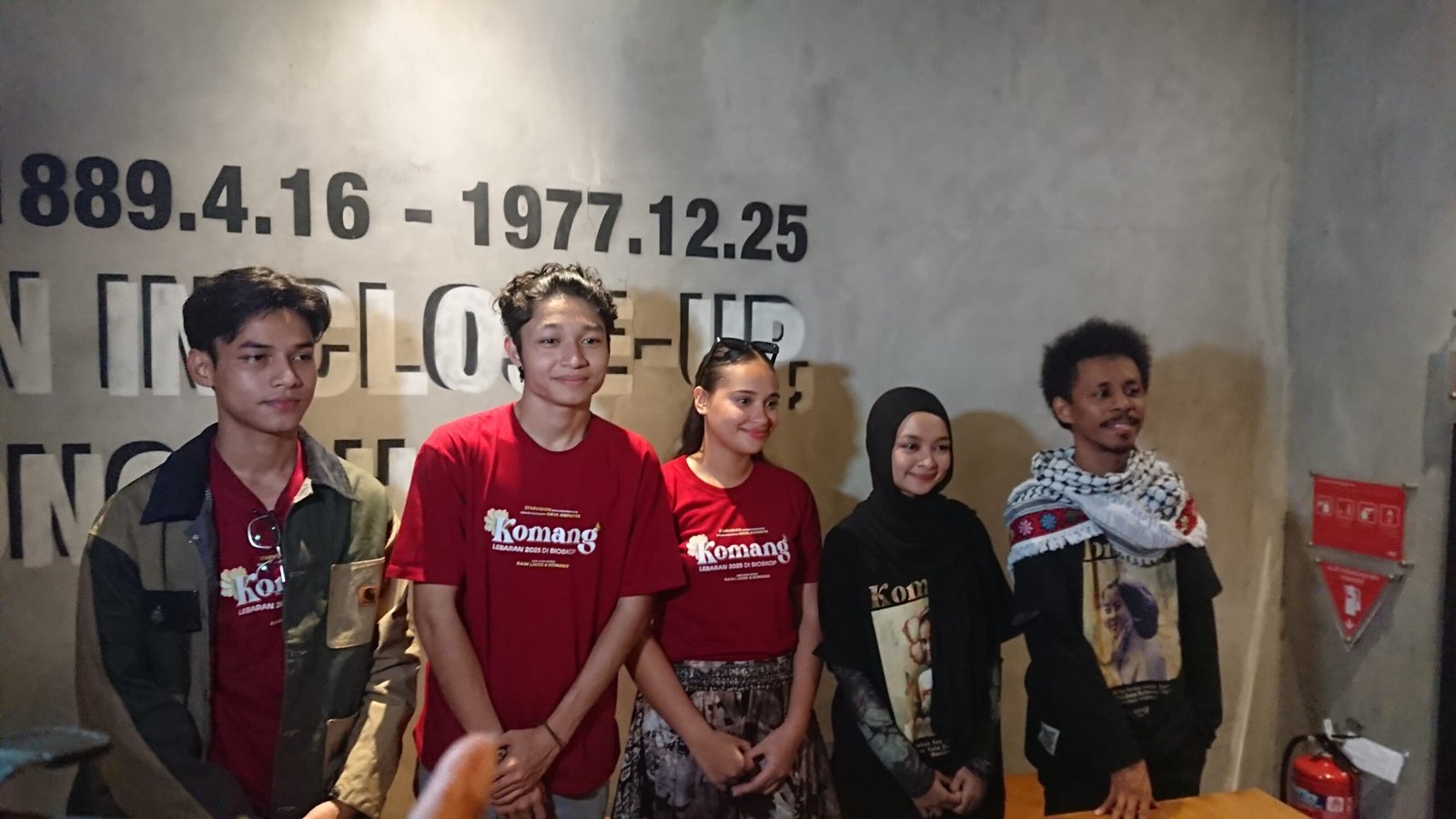 Pemeran Film Komang Kejutkan Penonton di Sunrise Mall Mojokerto