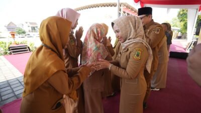 Ning Ita Pimpin Apel Hari Pertama Pasca Cuti Lebaran