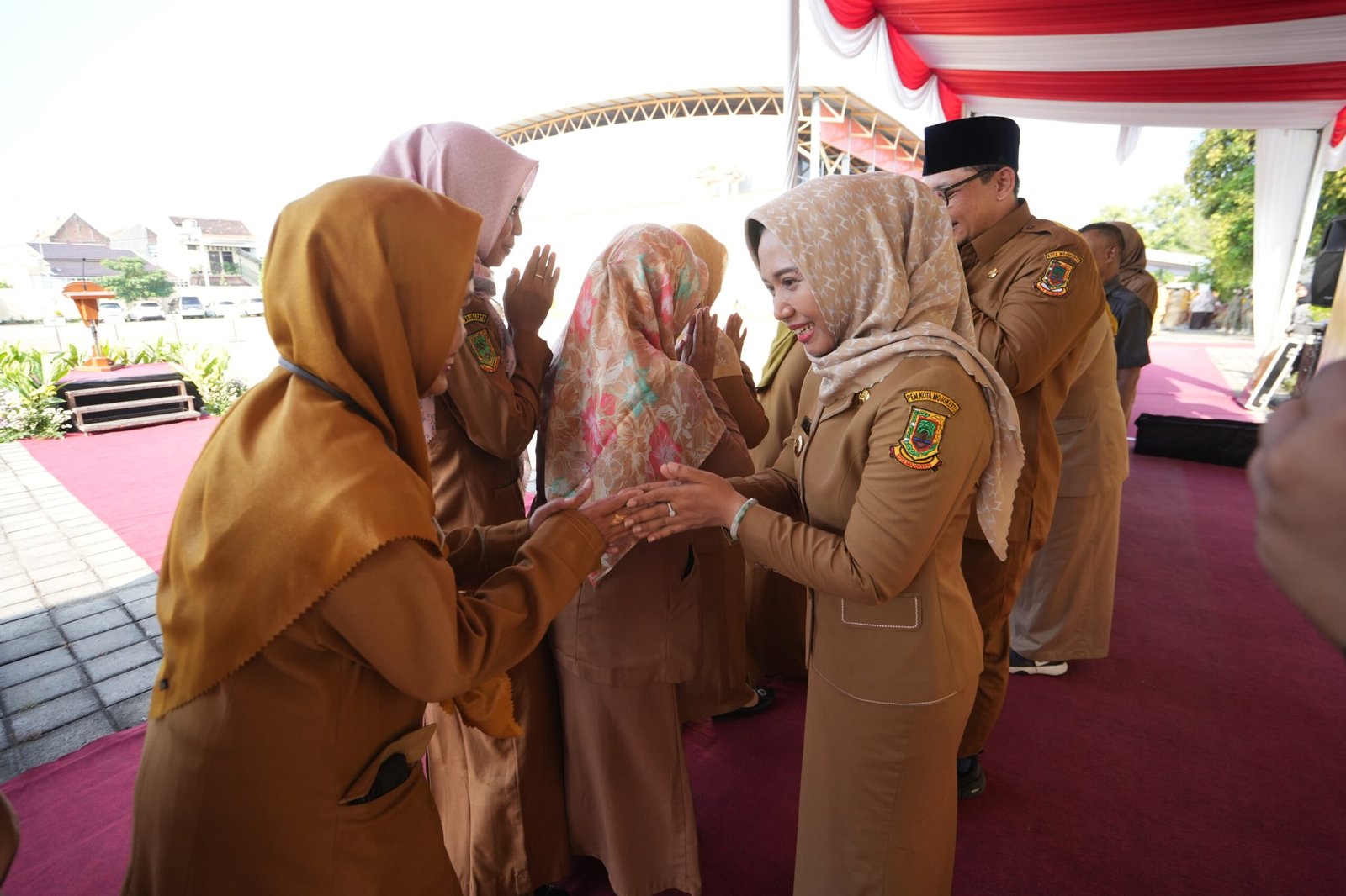 Ning Ita Pimpin Apel Hari Pertama Pasca Cuti Lebaran