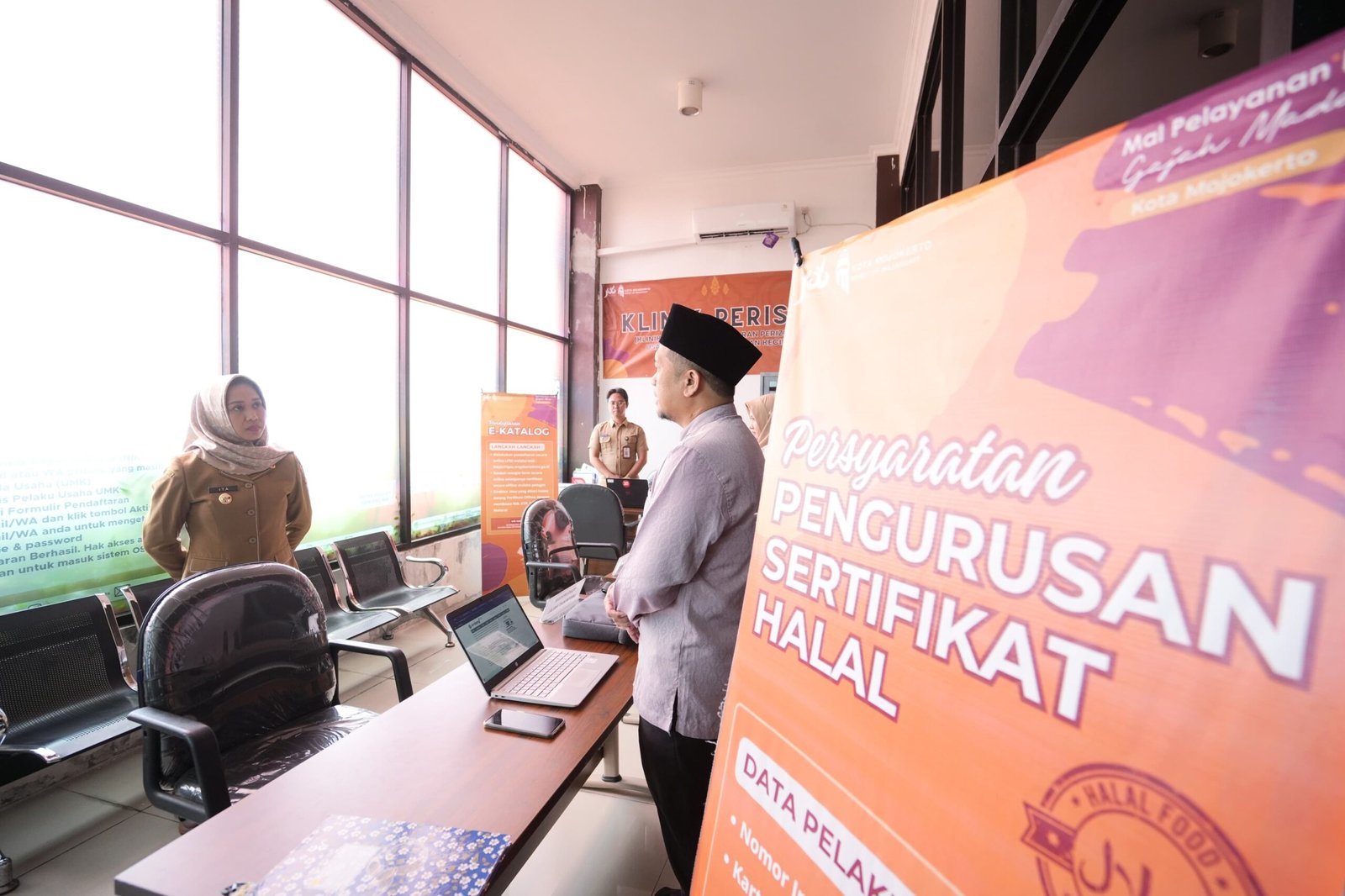 Ning Ita Pastikan Pelayanan Publik (MPP) Gajah Mada dan RSUD dr. Wahidin Sudiro Husodo Berjalan Lancar