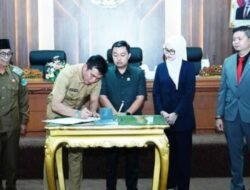Bupati Dan Pimpinan DPRD Tandatangani Nota kesepakatan Ranwal RPJMD Batang Hari tahun 2025-2029