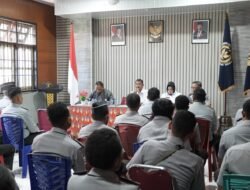TIBA DI NABIRE, DIRJENPAS LANGSUNG SAMBANGI PETUGAS LAPAS YANG TERLUKA