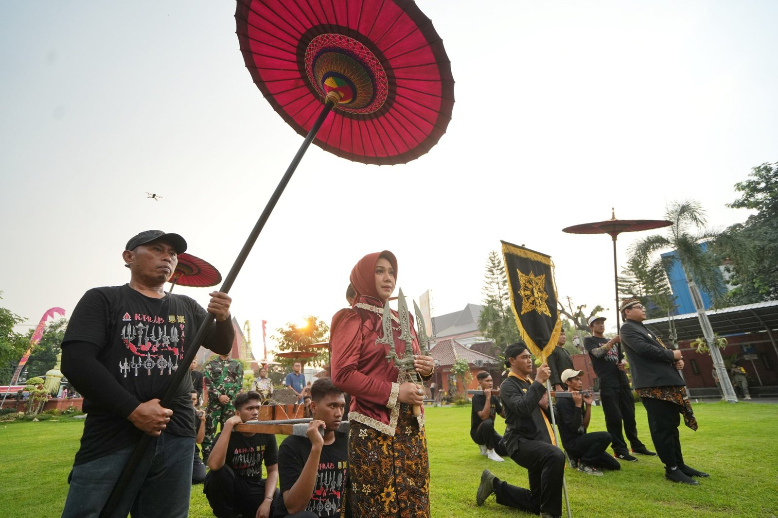 Kirab Pataka HUT ke-107 Kota Mojokerto, Ning Ita: Lambang Semangat, Amanah Budaya, dan Kehormatan Sejarah