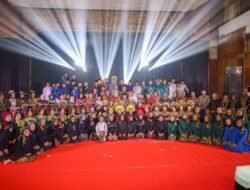 Apresiasi Karya Seniman Bupati Batang Hari Hadiri Konser 30 Tahun Cik Syahril Berkarya Di Seni Musik Daerah