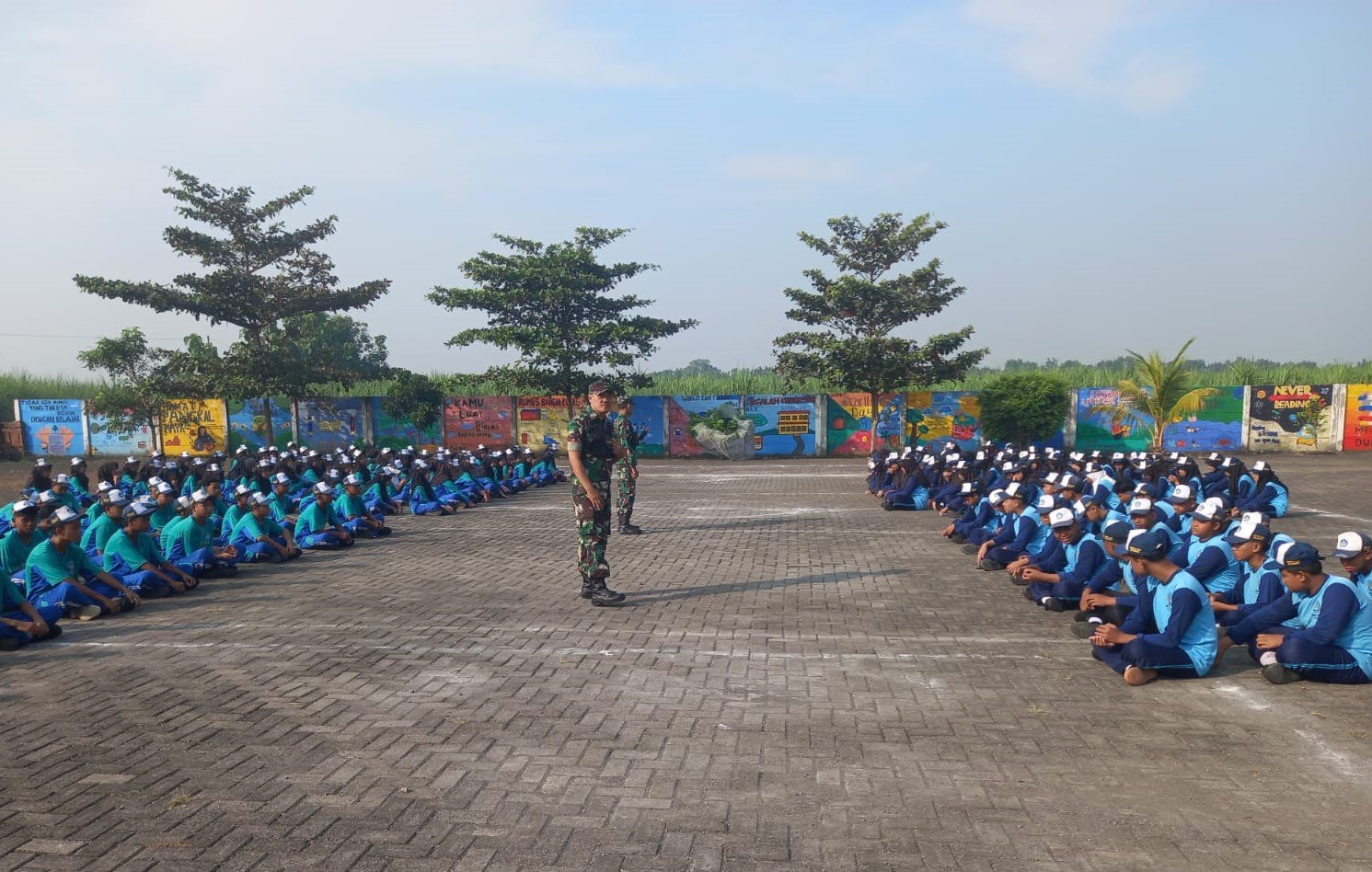 MPLS SMPN 2 PURI Babinsa Isi Materi PBB Siswa Didik Baru