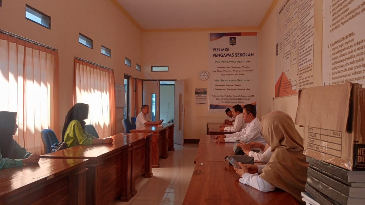 SMAN 4 Sumbawa Gelar Rembuk SPMB SMA/SMK 2025 Bersama KCD Sumbawa